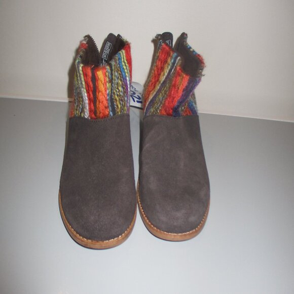 TOMS Leila Bootie - NWT - Size 7.5 / Suede & Wool Boot - Picture 4 of 10